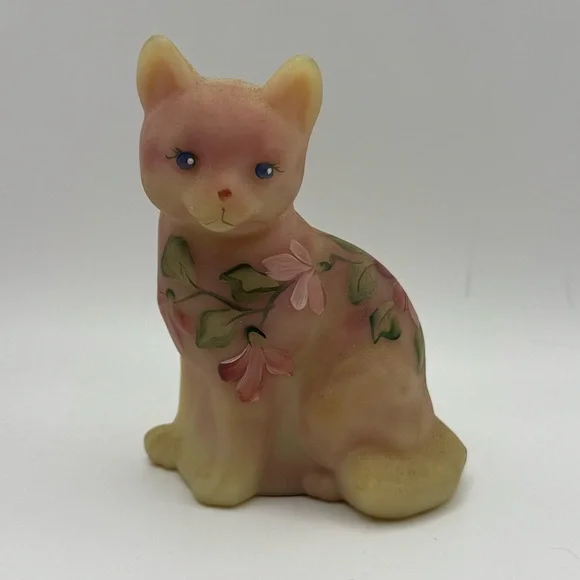 Fenton Burmese Sitting Cat Figurine with Handpainted and Roses Blue Eyes Glow - Picture 7 of 9